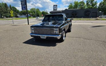 C10-chevy-short-box-1982-custom