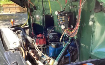 C600-ford-cabover-1955-green-10