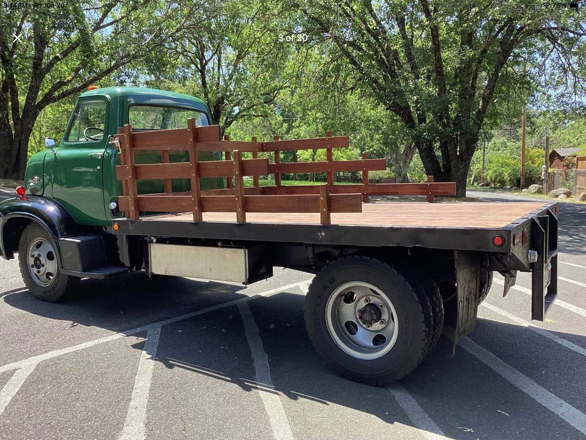 C600-ford-cabover-1955-green-2