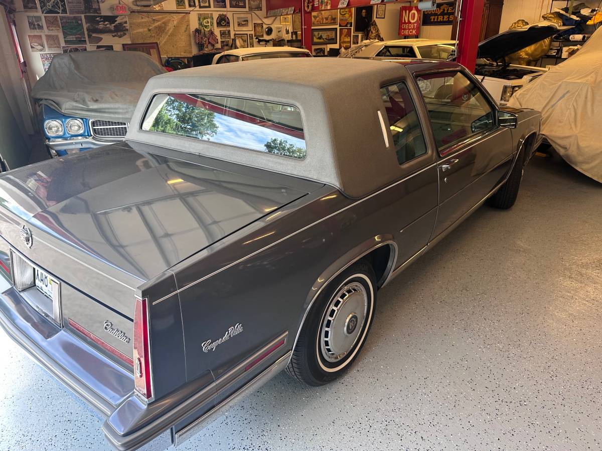 Cadillac-1985-3