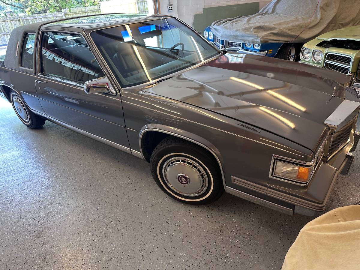Cadillac-1985-6