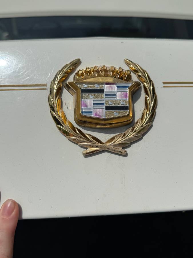 Cadillac-1988-white-10