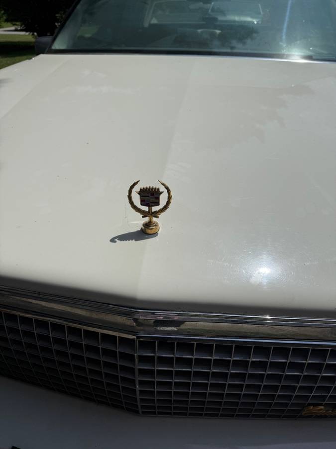 Cadillac-1988-white