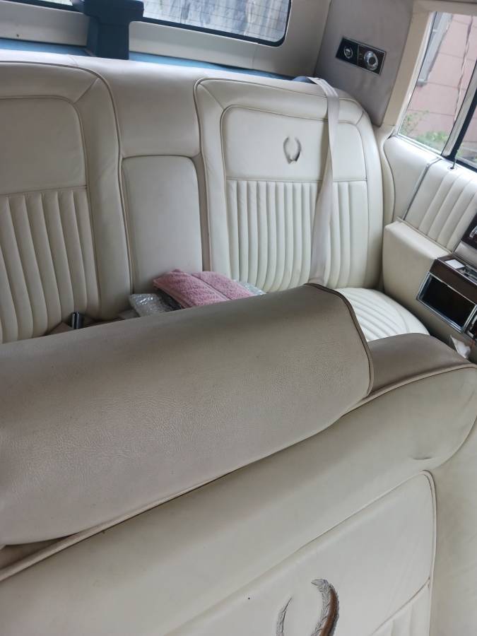 Cadillac-1988-white-5