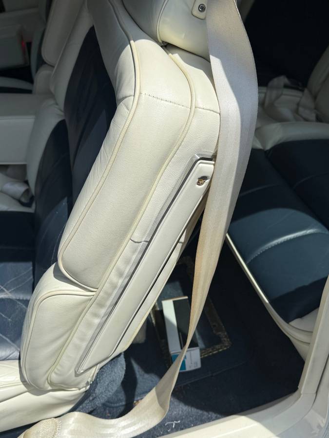 Cadillac-1988-white-7