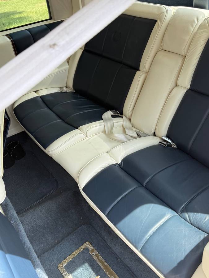 Cadillac-1988-white-8