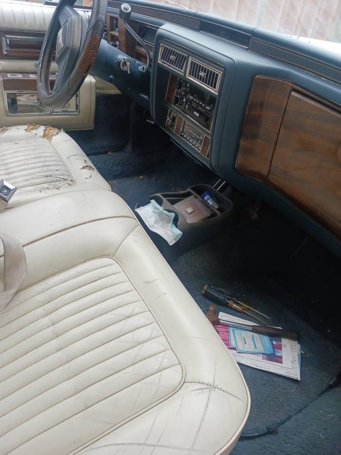 Cadillac-1988-white-8