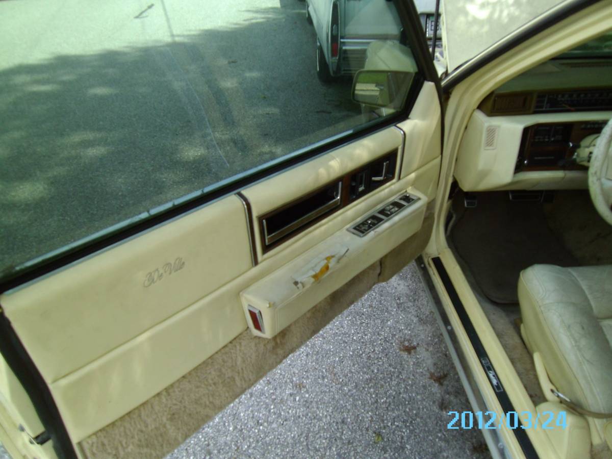 Cadillac-1991-yellow-7