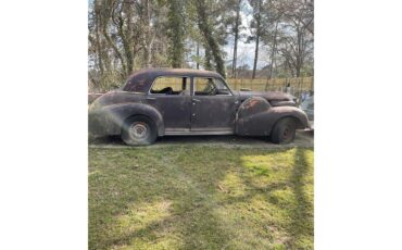 Cadillac-2-dr-sedan-1939-None-None-1