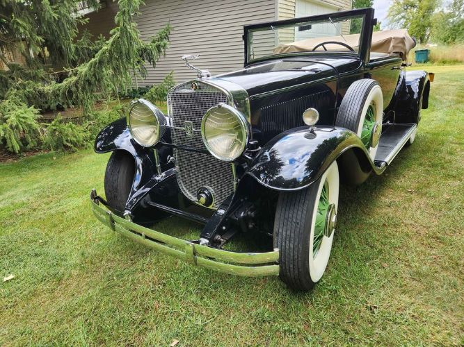 Cadillac-353-1930-Black-Green-Leather-10