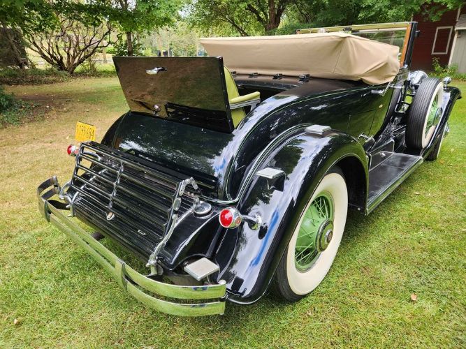 Cadillac-353-1930-Black-Green-Leather-3