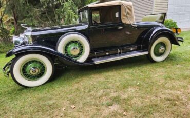 Cadillac-353-1930-Black-Green-Leather-4