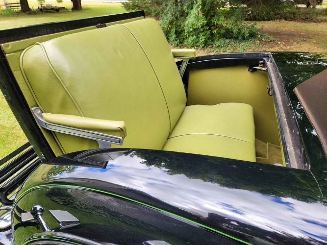 Cadillac-353-1930-Black-Green-Leather-6