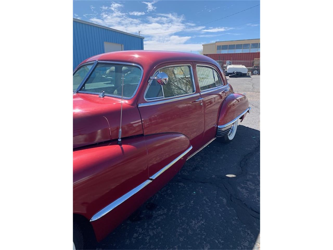 Cadillac-4-dr-sedan-1947-Red-Tan-1