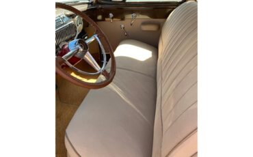 Cadillac-4-dr-sedan-1947-Red-Tan-10