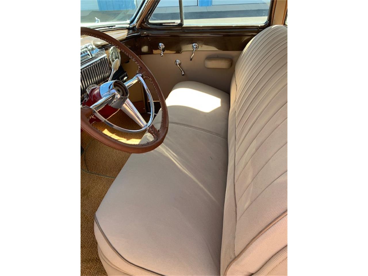 Cadillac-4-dr-sedan-1947-Red-Tan-10