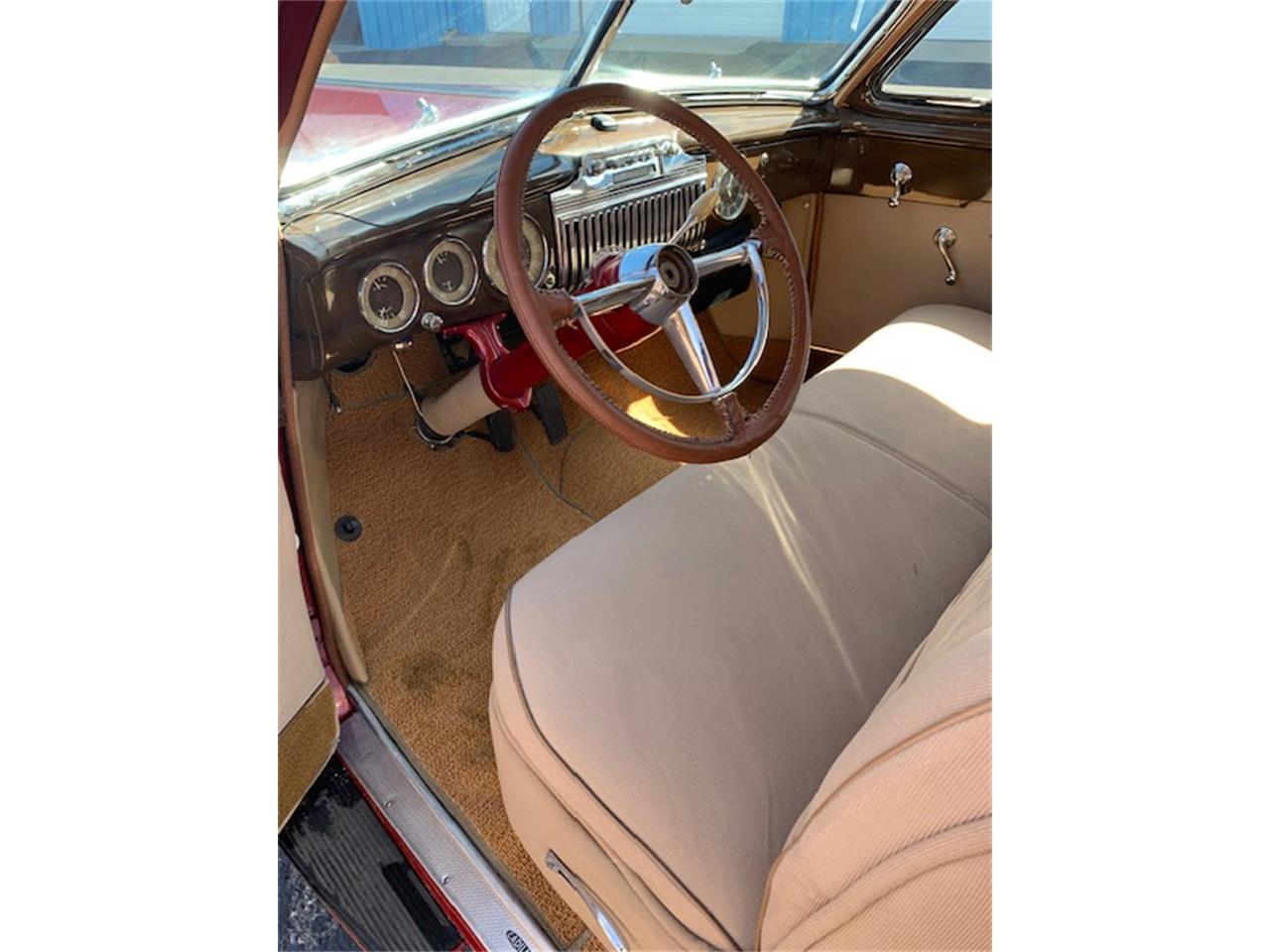 Cadillac-4-dr-sedan-1947-Red-Tan-14