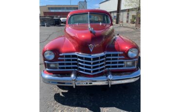 Cadillac-4-dr-sedan-1947-Red-Tan-3