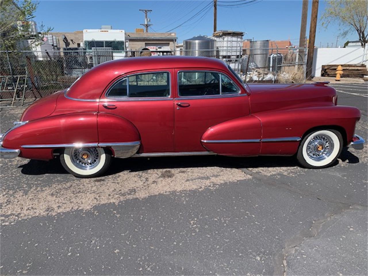 Cadillac-4-dr-sedan-1947-Red-Tan-6