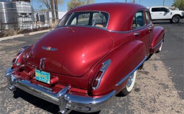 Cadillac-4-dr-sedan-1947-Red-Tan-7