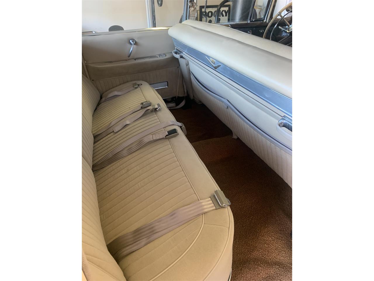 Cadillac-60-special-1956-beige-beige-6