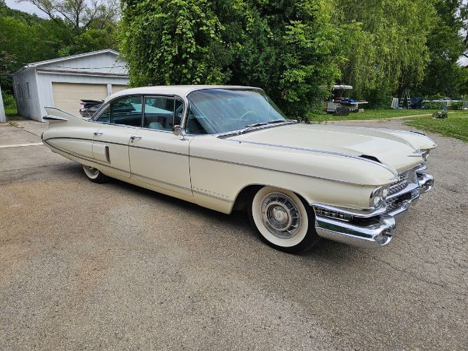 Cadillac-60-special-1959-White-BlackWhite-11