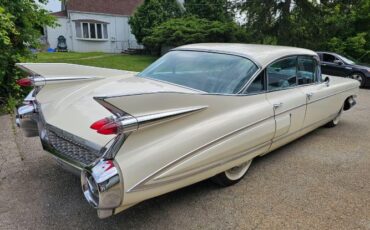 Cadillac-60-special-1959-White-BlackWhite