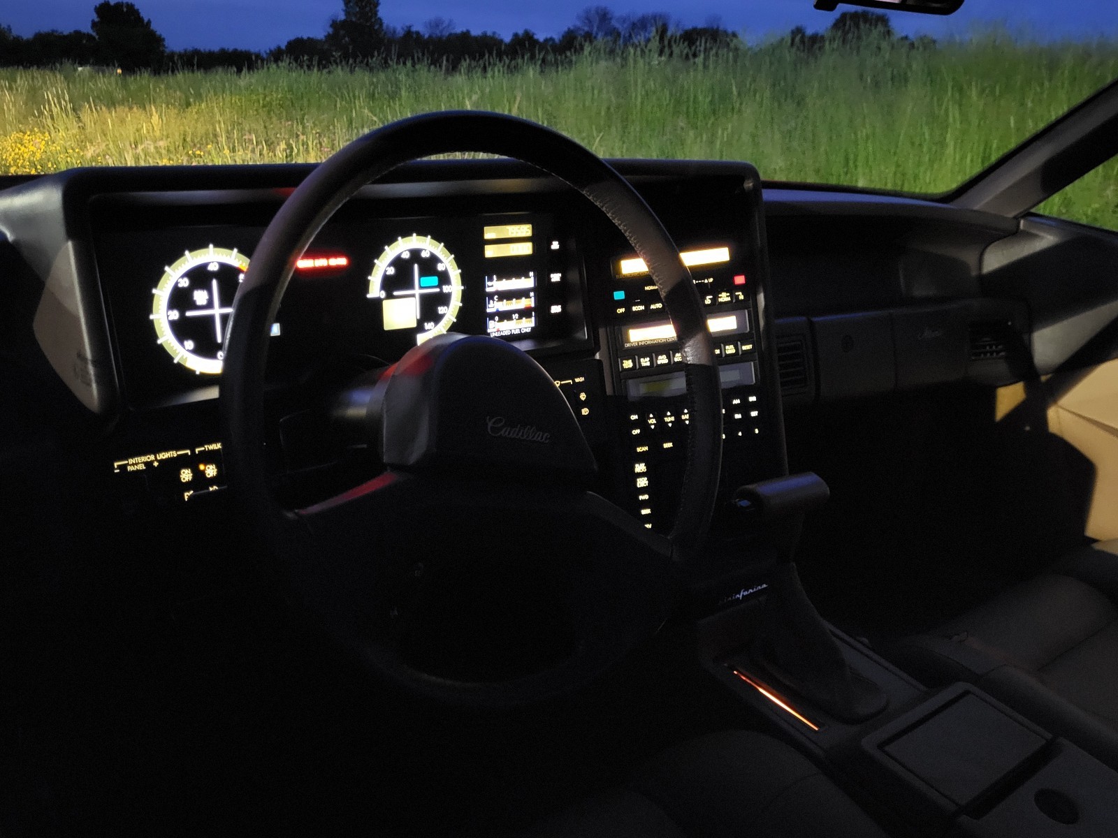 Cadillac-Allante-1988-17