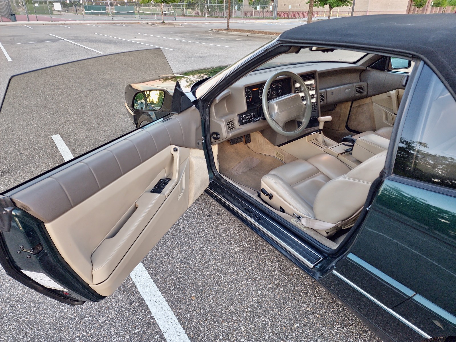 Cadillac-Allante-1993-11
