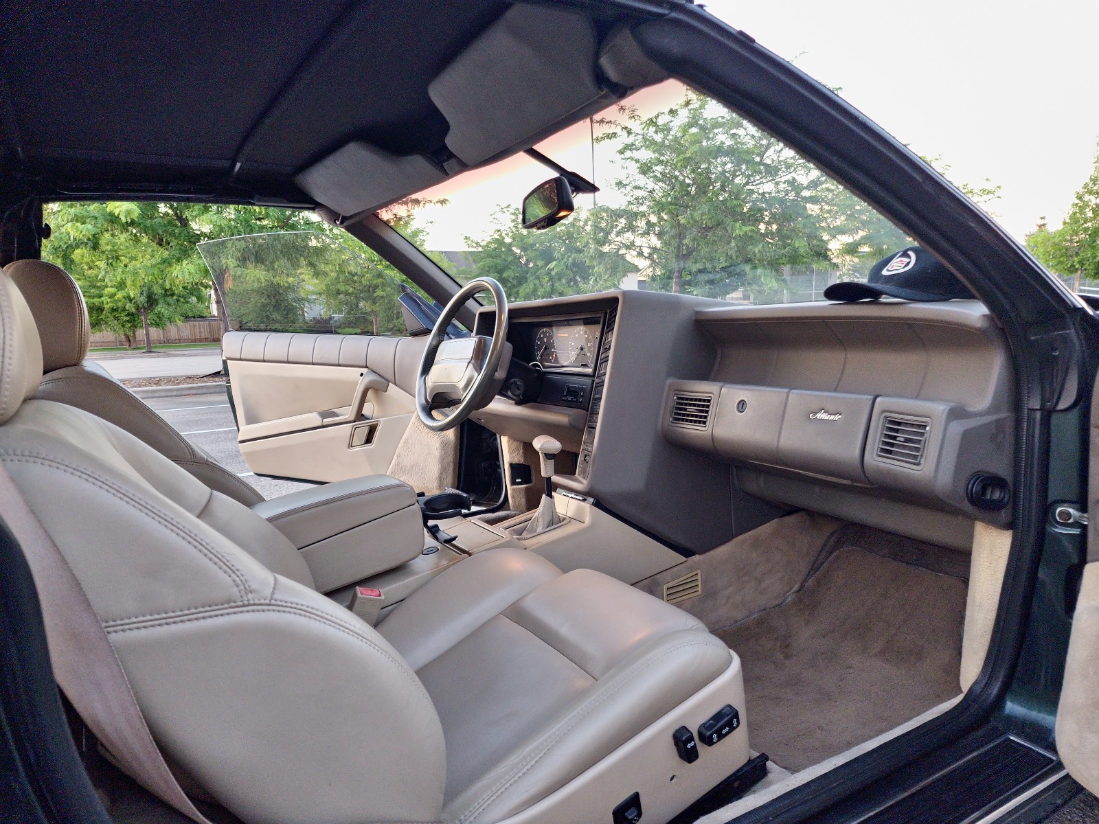 Cadillac-Allante-1993-12