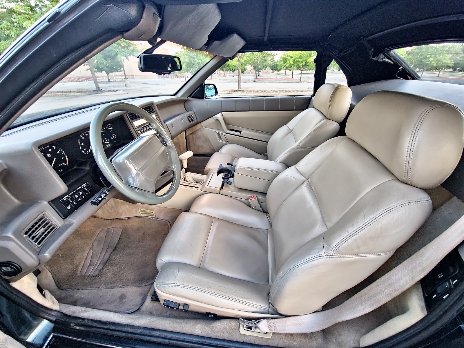 Cadillac-Allante-1993-18