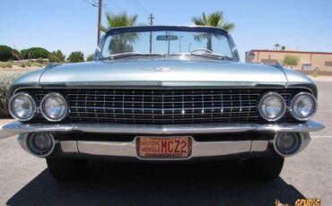 Cadillac-Biarritz-1961-teal-off-white-10