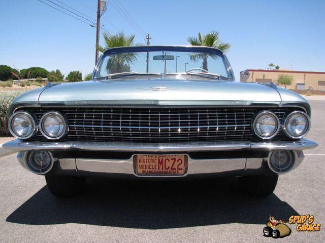 Cadillac-Biarritz-1961-teal-off-white-10