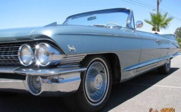 Cadillac-Biarritz-1961-teal-off-white-11