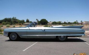Cadillac-Biarritz-1961-teal-off-white-19