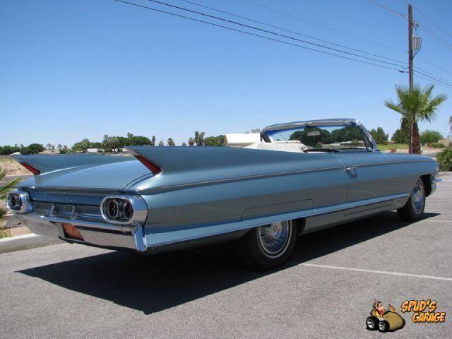 Cadillac-Biarritz-1961-teal-off-white-26