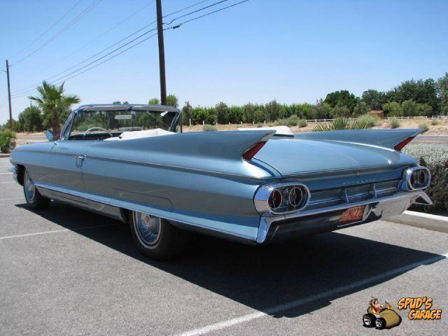Cadillac-Biarritz-1961-teal-off-white-50