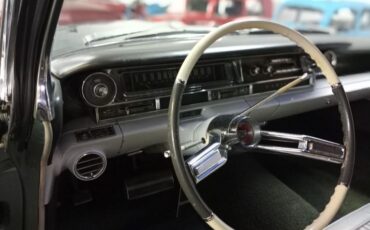 Cadillac-Biarritz-1961-teal-off-white-8