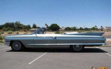 Cadillac-Biarritz-1961-teal-off-white-9