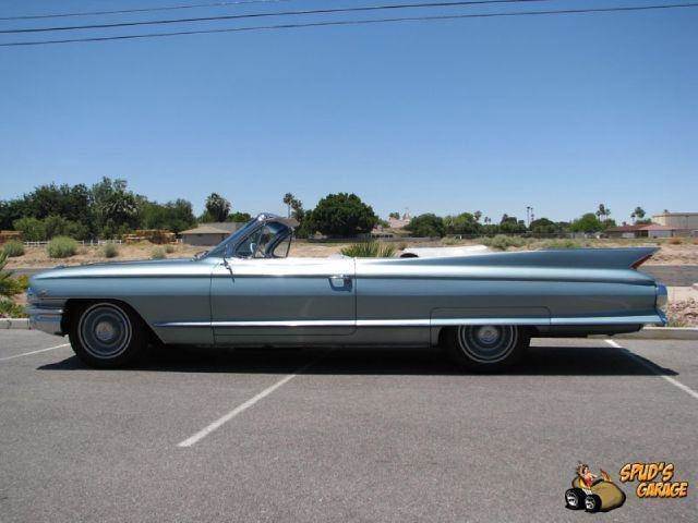 Cadillac-Biarritz-1961-teal-off-white-9