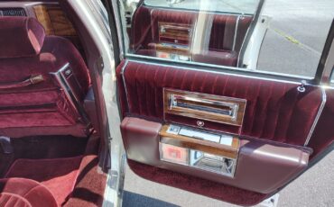 Cadillac-Brougham-1988-Sedan-13