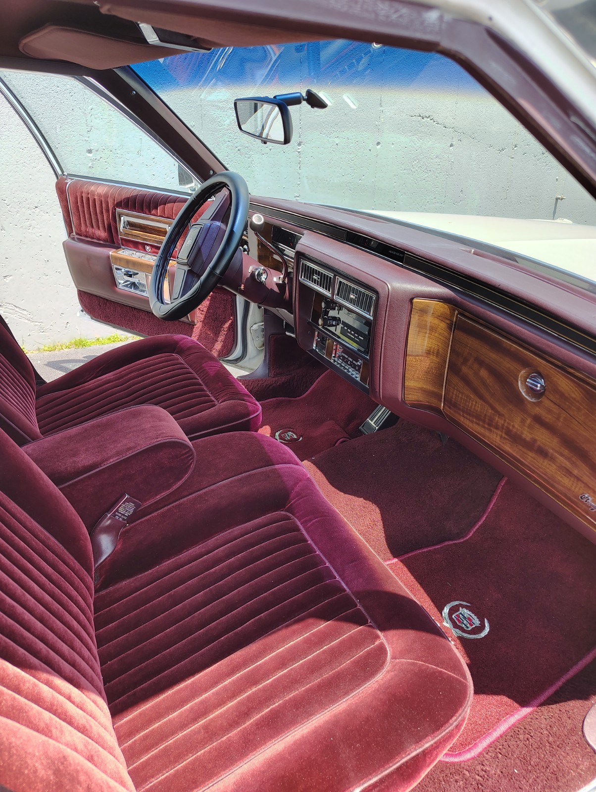 Cadillac-Brougham-1988-Sedan-4