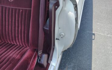 Cadillac-Brougham-1988-Sedan-7