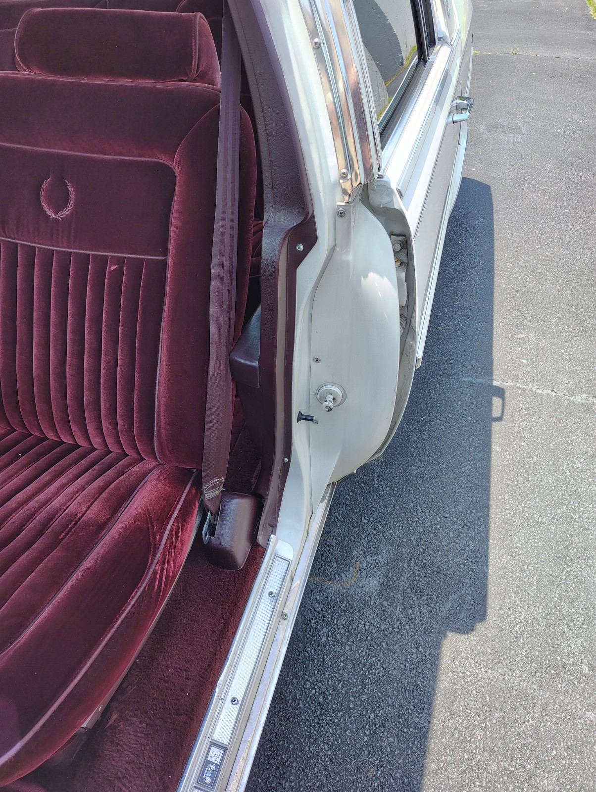 Cadillac-Brougham-1988-Sedan-7