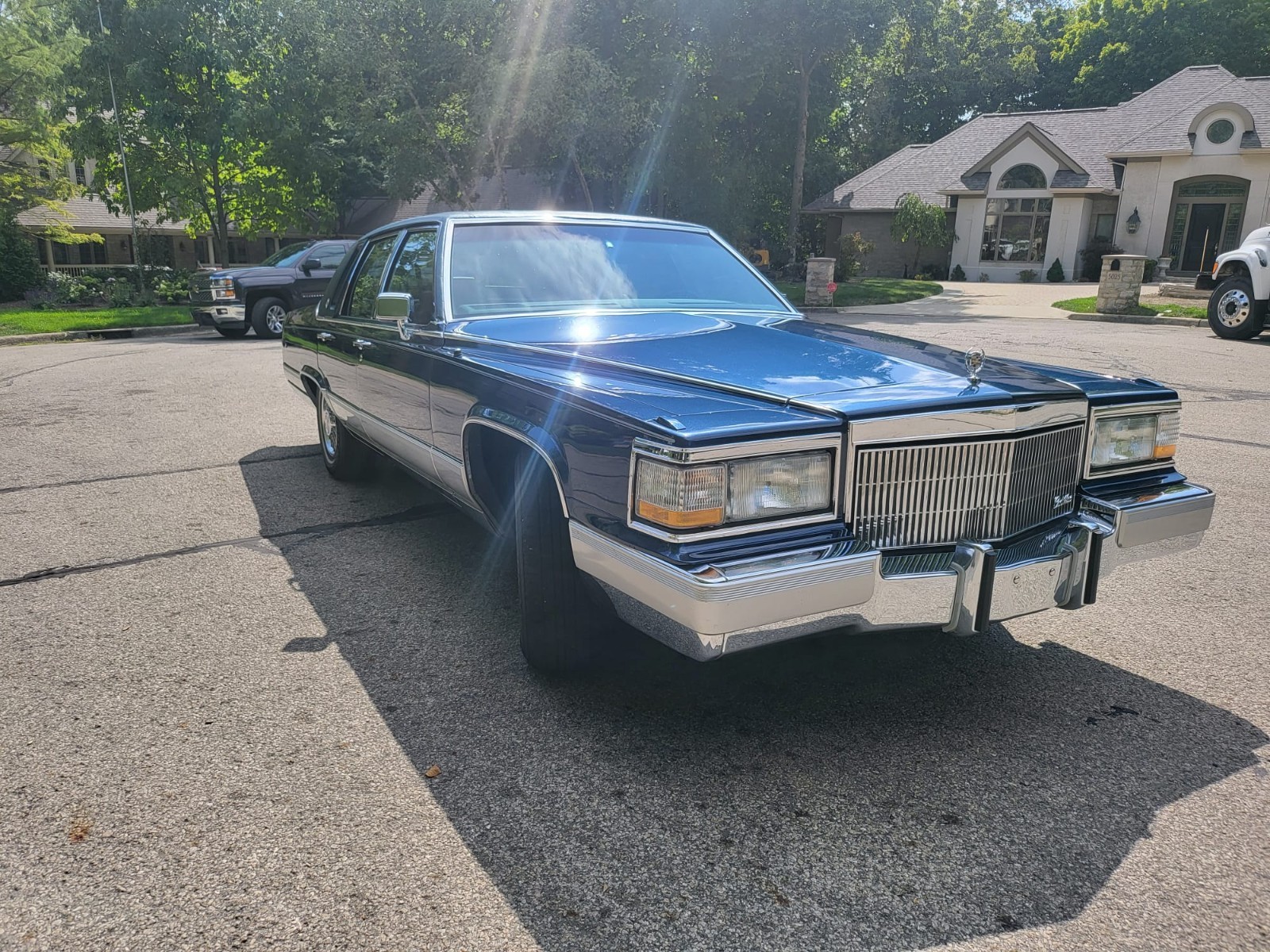 Cadillac-Brougham-1990-Sedan-1