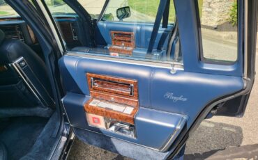 Cadillac-Brougham-1990-Sedan-13