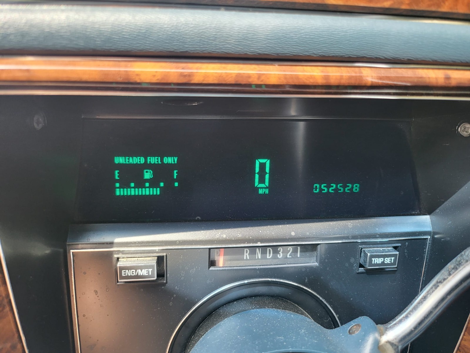 Cadillac-Brougham-1990-Sedan-16