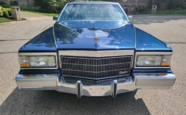 Cadillac-Brougham-1990-Sedan-2
