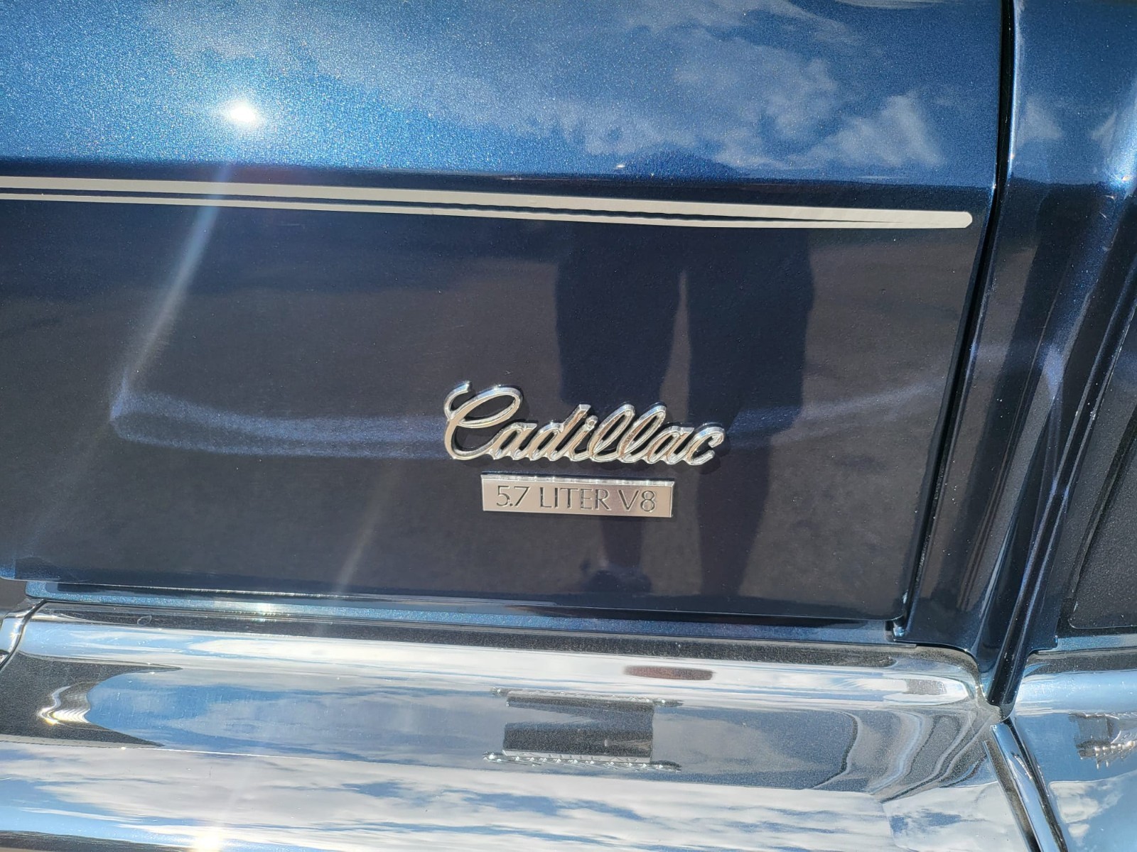 Cadillac-Brougham-1990-Sedan-5