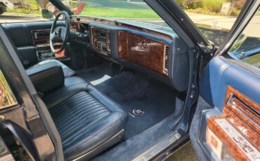 Cadillac-Brougham-1990-Sedan-7